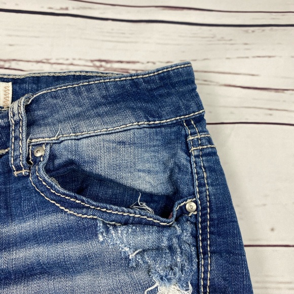 Daytrip Distressed Jean Shorts - Picture 3 of 11